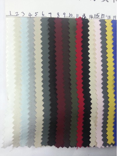 HK LNHE   330D 它士倫 後面照